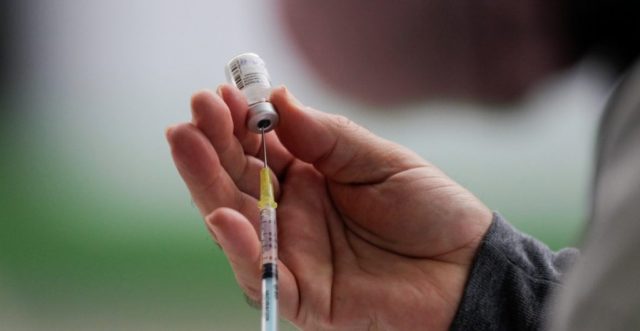 Doctora es internada tras recibir vacuna contra COVID-19 en Nuevo León