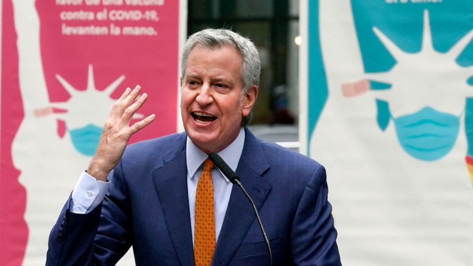 EU: Nueva York obliga a empleados del sector privado a vacunarse contra el COVID-19