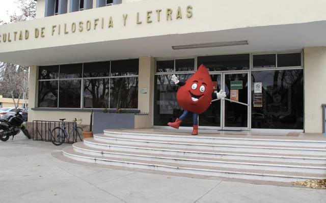 Reconocen a la Facultad de Filosofía y Letras por campaña de donación de sangre