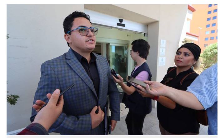 Santiago González busca la presidencia de CEDH