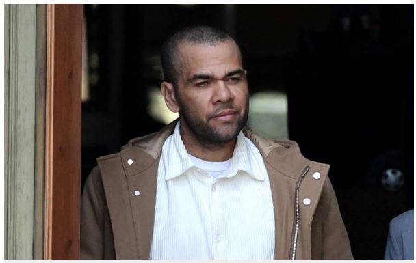 Audiencia de Barcelona rechaza recursos de Dani Alves y lo mantiene en libertad provisional