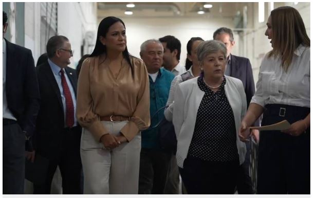 Recorren Canciller Alicia Bárcenas y Secretaría del Bienestar Ariadna Montiel albergue Leona Vicario