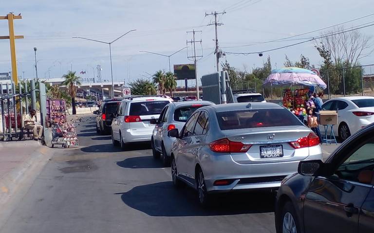 Continúa afluencia en puentes internacionales