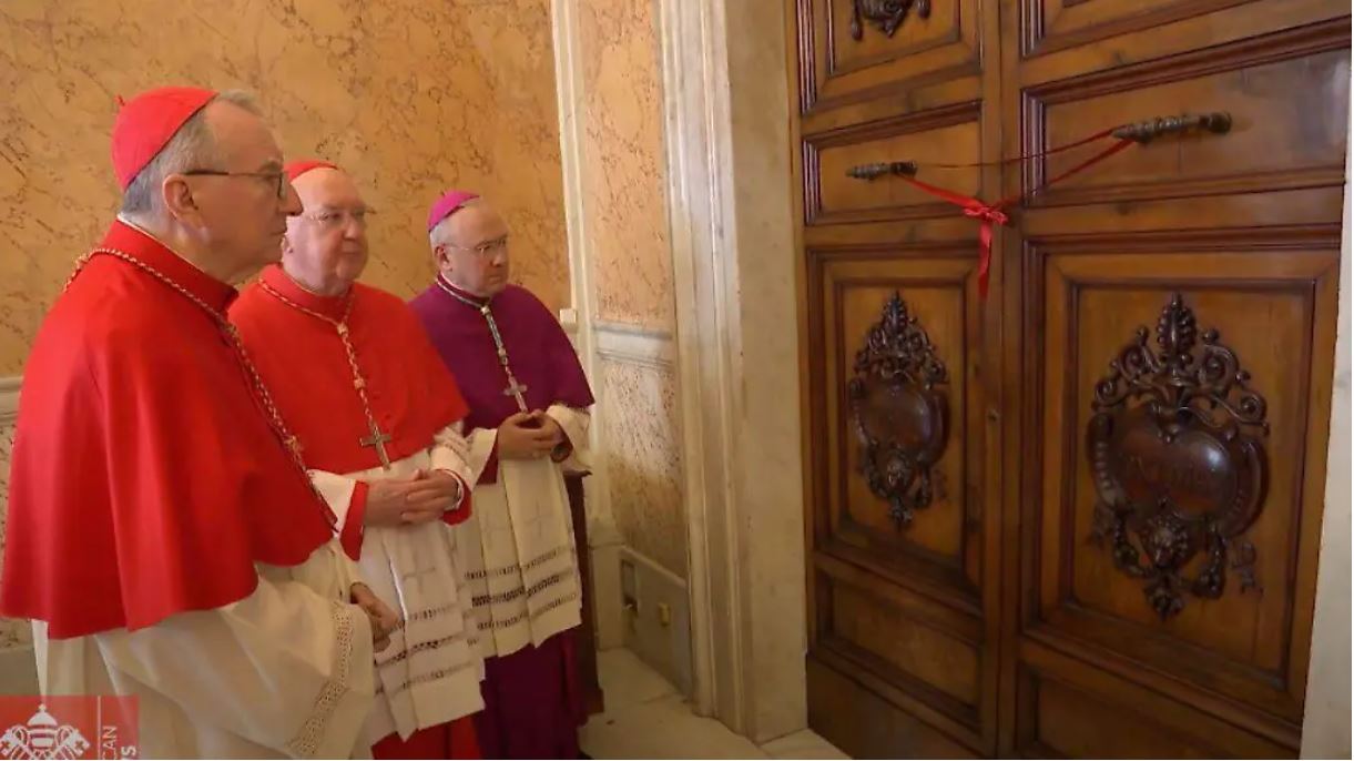 ¿Qué significa que sellen la puerta de la habitación del Papa Francisco luego de su muerte?