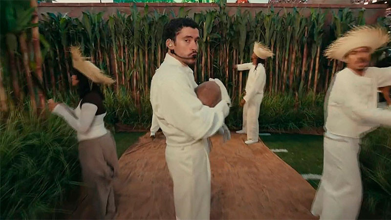 Bad Bunny deslumbra en el Super Bowl con un espectáculo latino histórico